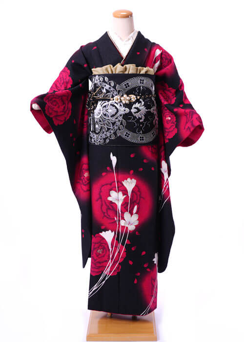 振袖レンタル｜黒系モダン花柄クール振袖